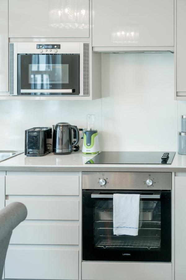 Modern 3 Bedroom - Sleeps 6 Apartment Brighton