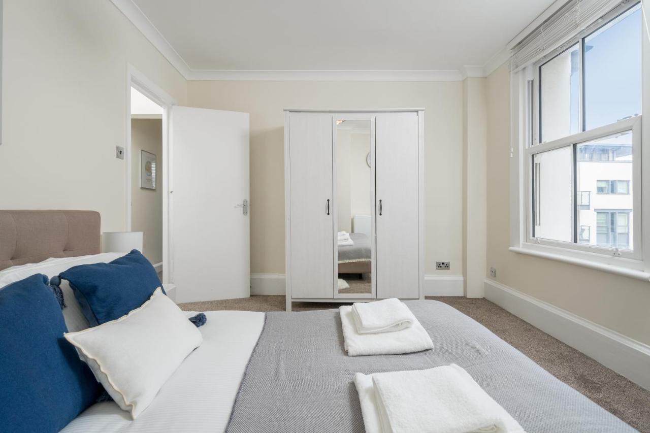 Modern 3 Bedroom - Sleeps 6 Apartment *