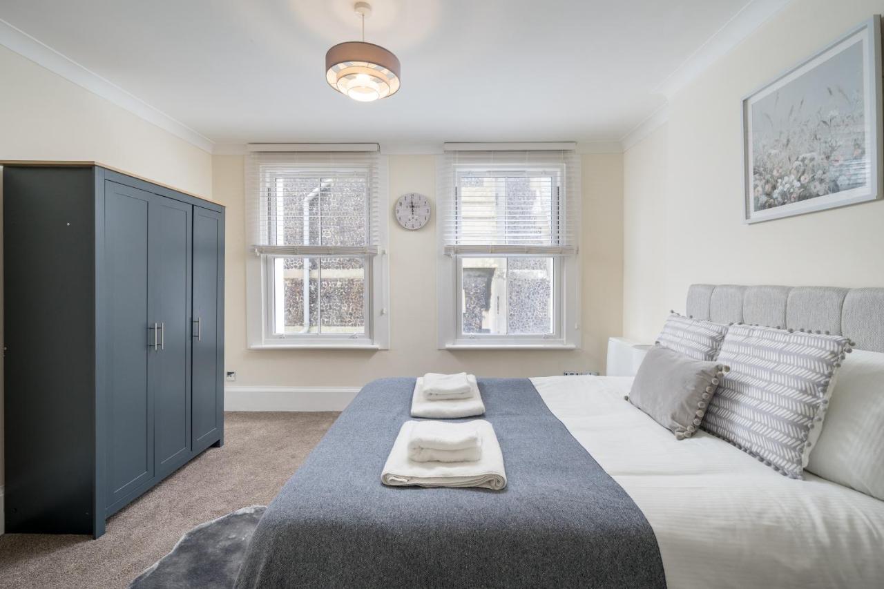 Modern 3 Bedroom - Sleeps 6 * Brighton